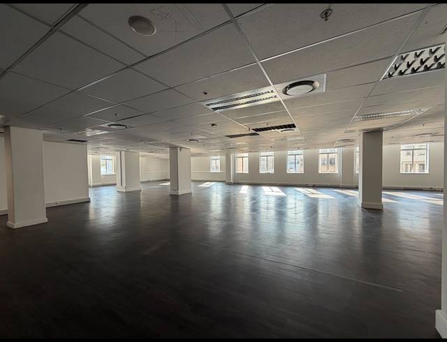 990M² BUILDING TO LET IN CAPE TOWN CITY CENTRE